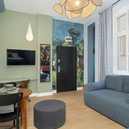 Апартаменты Artsy Close To Market Square By Renters Познань